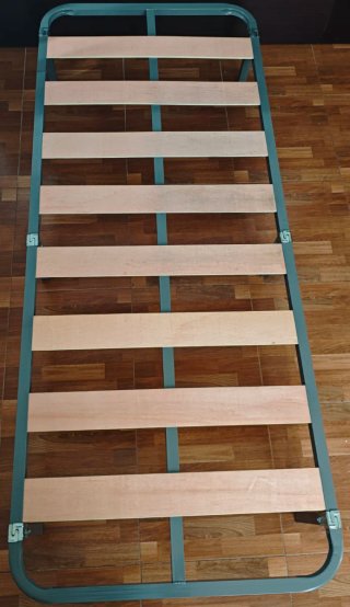 Somier metálico con láminas de madera