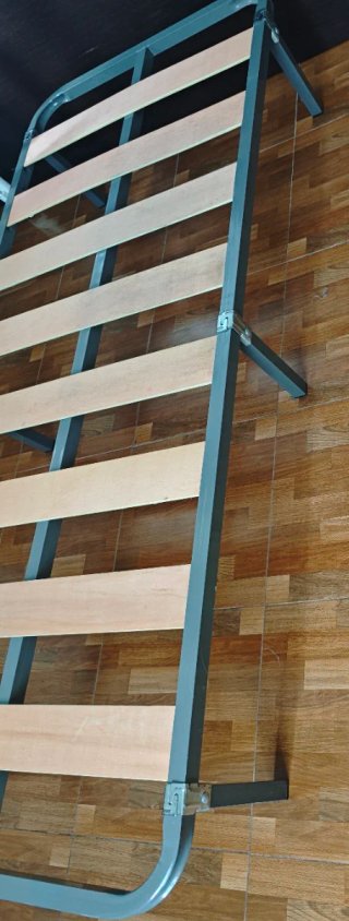Somier metálico con láminas de madera