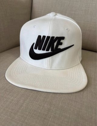 Gorra Nike Blanca Logo Negro Talla Única