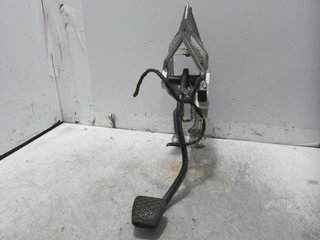 PEDAL EMBRAGUE OPEL ASTRA H BERLINA 13173772  1622335