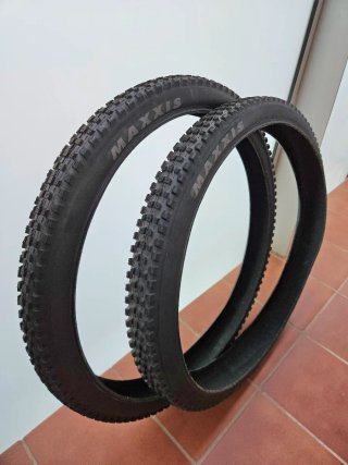 2x Maxxis Dissector 29x2.40 NUEVOS