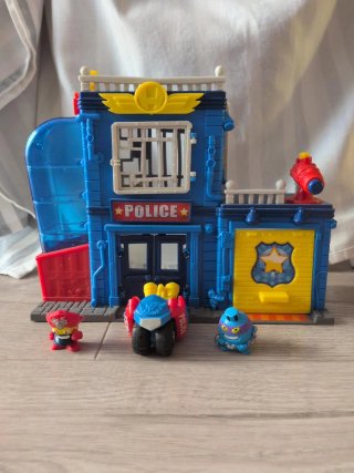 Estación de Policía SuperZings Completa