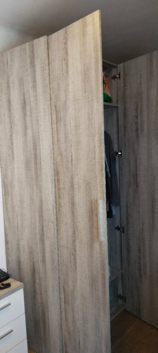 Armario grande de madera