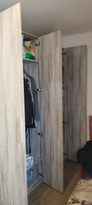 Armario grande de madera