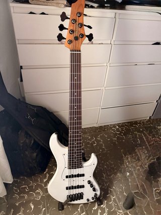 Bajo Eléctrico Ibanez MDM1006 Blanco
