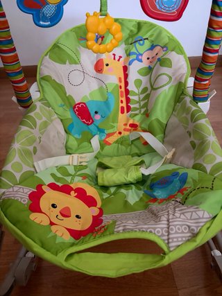 Hamaca para bebé con juguetes