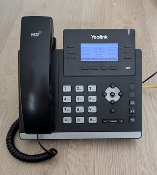 Teléfono IP Yealink SIP-T41P + fuente