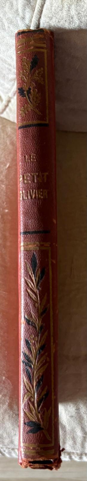 Libro Antiguo "Le Petit Olivier"