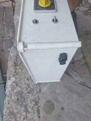 Contactor trifásico con caja