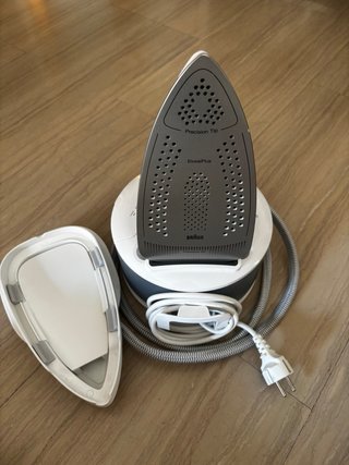 Centro de planchado Braun CareStyle Compact