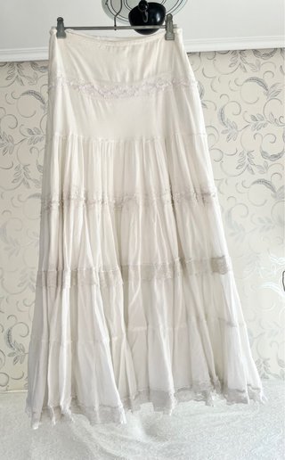 Falda larga blanca volantes T40