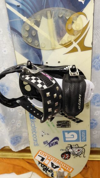 Tabla de Snowboard con Fijaciones ELAN