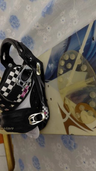 Tabla de Snowboard con Fijaciones ELAN