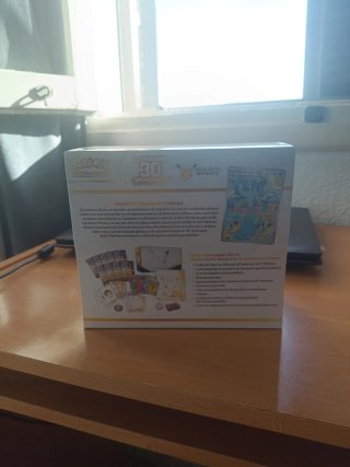 Caja ETB 30 Aniversario Pokémon