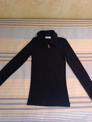 Polo negro justado con cremallera mujer Talla XS
