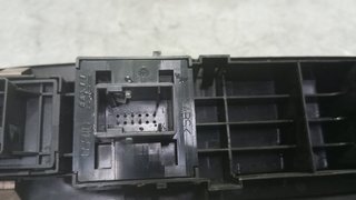 MANDO ELEVALUNAS DELANTERO IZQUIERDO FIAT GRANDE PUNTO (199) 735500050 1805250