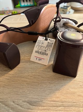 Zapatos Zara charol morado lazo
