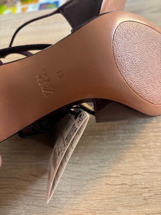 Zapatos Zara charol morado lazo