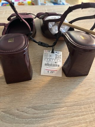 Zapatos Zara charol morado lazo