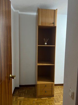 Cama individual con armario de madera