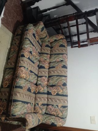 Set di divani in tessuto classici con fiori