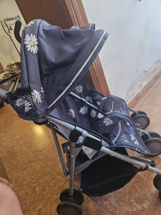 Carrito de bebé doble con estampado floral