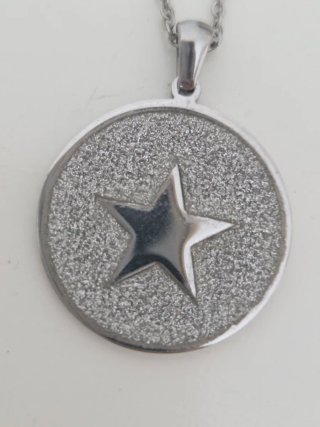 Colgante de plata con estrella