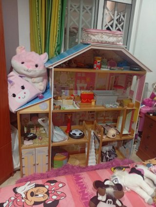 Casa de muñecas grande