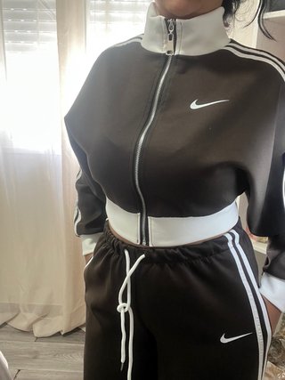 Conjunto Nike Beige y Blanco negro tallas únicas