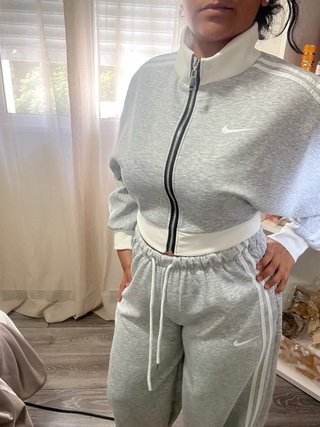 Conjunto Nike Beige y Blanco negro tallas únicas