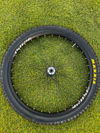 Rueda de Bicicleta Maxxis Assegai Ghost.