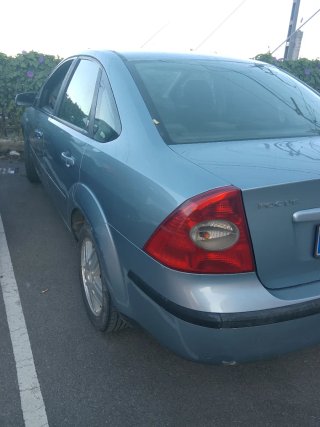Ford Focus sedan 2005