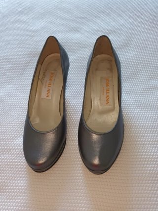 Zapatos de fiesta JOSE ILLANA plateados de piel