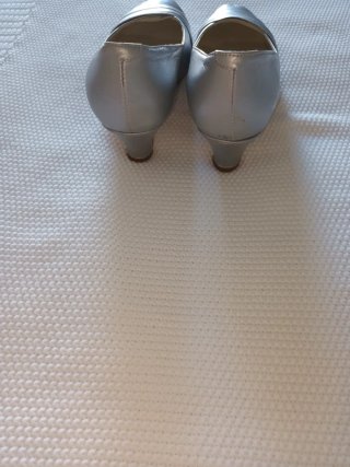 Zapatos de fiesta JOSE ILLANA plateados de piel