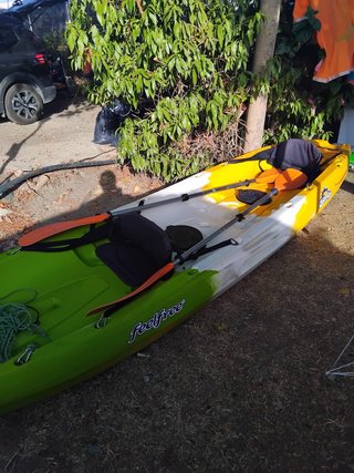 Kayak FeelFree verde y blanco