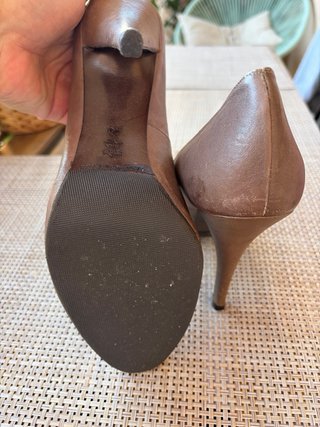 Zapatos de salón, recién puesta tapas y tacòn