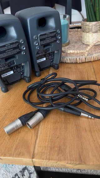 Genelec 8010A – Pareja ( Como nuevos )