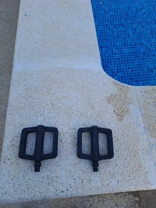 Pedales de bicicleta negros