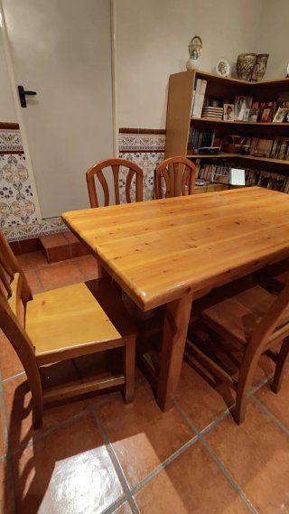 Mesa de madera maciza comedor, como nuevo, 6 silla