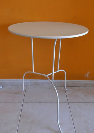 Mesa auxiliar redonda metal blanca (51x67 cm)