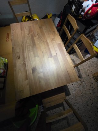 Mesa y 4 Sillas IKEA