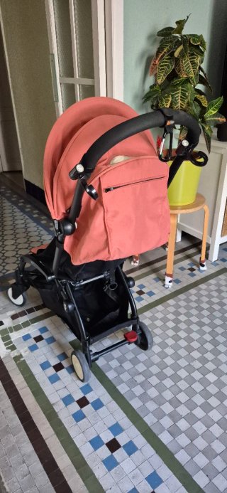 Silla Stokke YOYO Chasis Negro Ginger