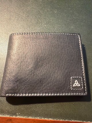 Cartera de piel hombre con trébol