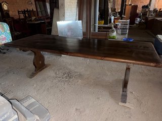 Mesa de comedor de madera de olivo
