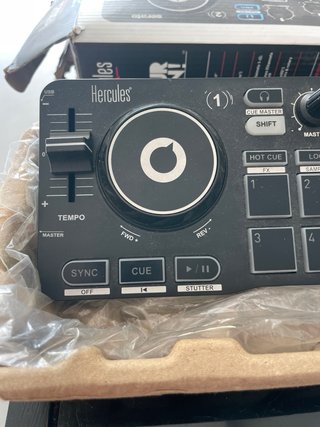 Controlador DJ Hercules DJControl Starlight Serato