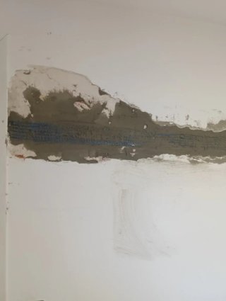 Inodoro Duravit blanco pequeño golpe