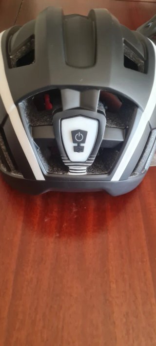 Casco de bicicleta VICTGOAL con visera luz trasera