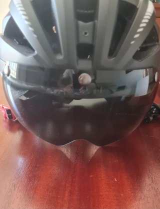 Casco de bicicleta VICTGOAL con visera luz trasera
