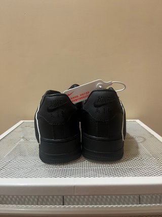 Nike Air Force 1 'FLEA' Negras