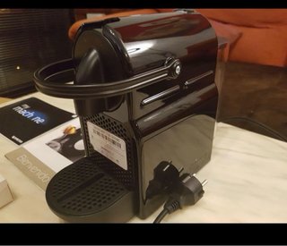 Cafetera Nespresso DeLonghi Inissia Negra